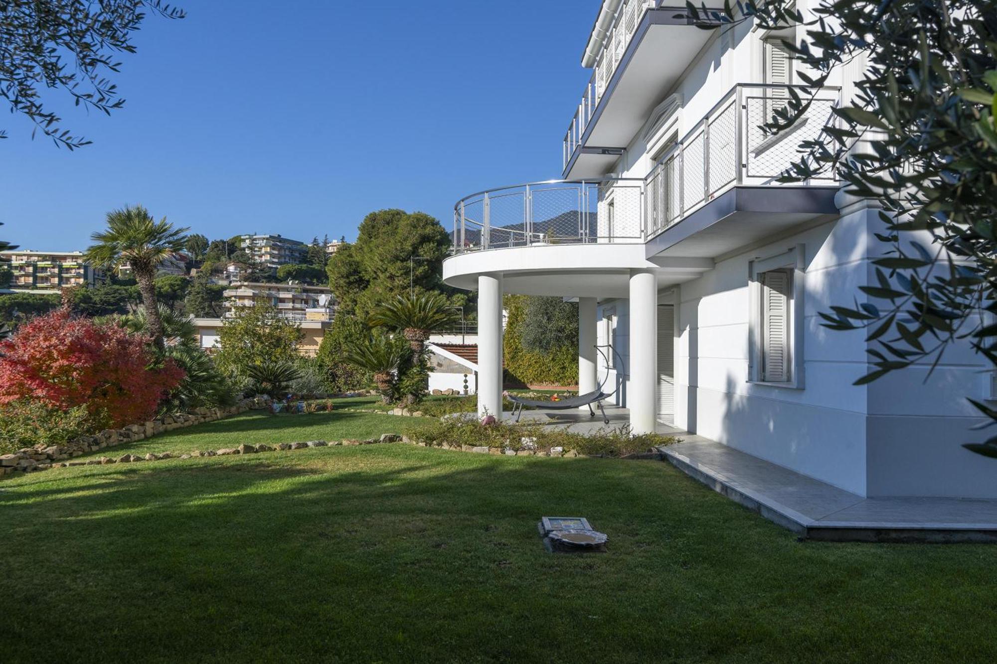 La Lincolnia - With Garden And Seaview - Happy Rentals Сан Ремо Екстериор снимка